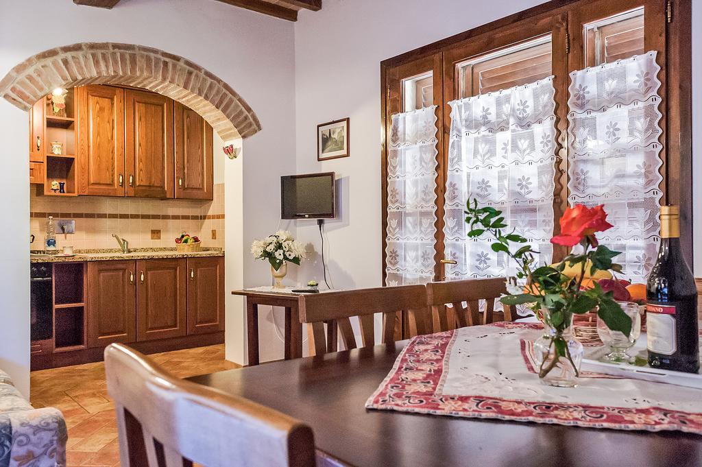 La Casanuova Villa Lajatico Phòng bức ảnh